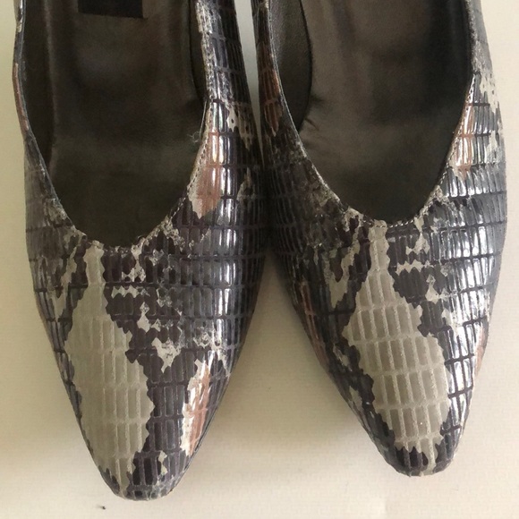 Stuart Weitzman Snakeskin print heels item#39 - Picture 2 of 9